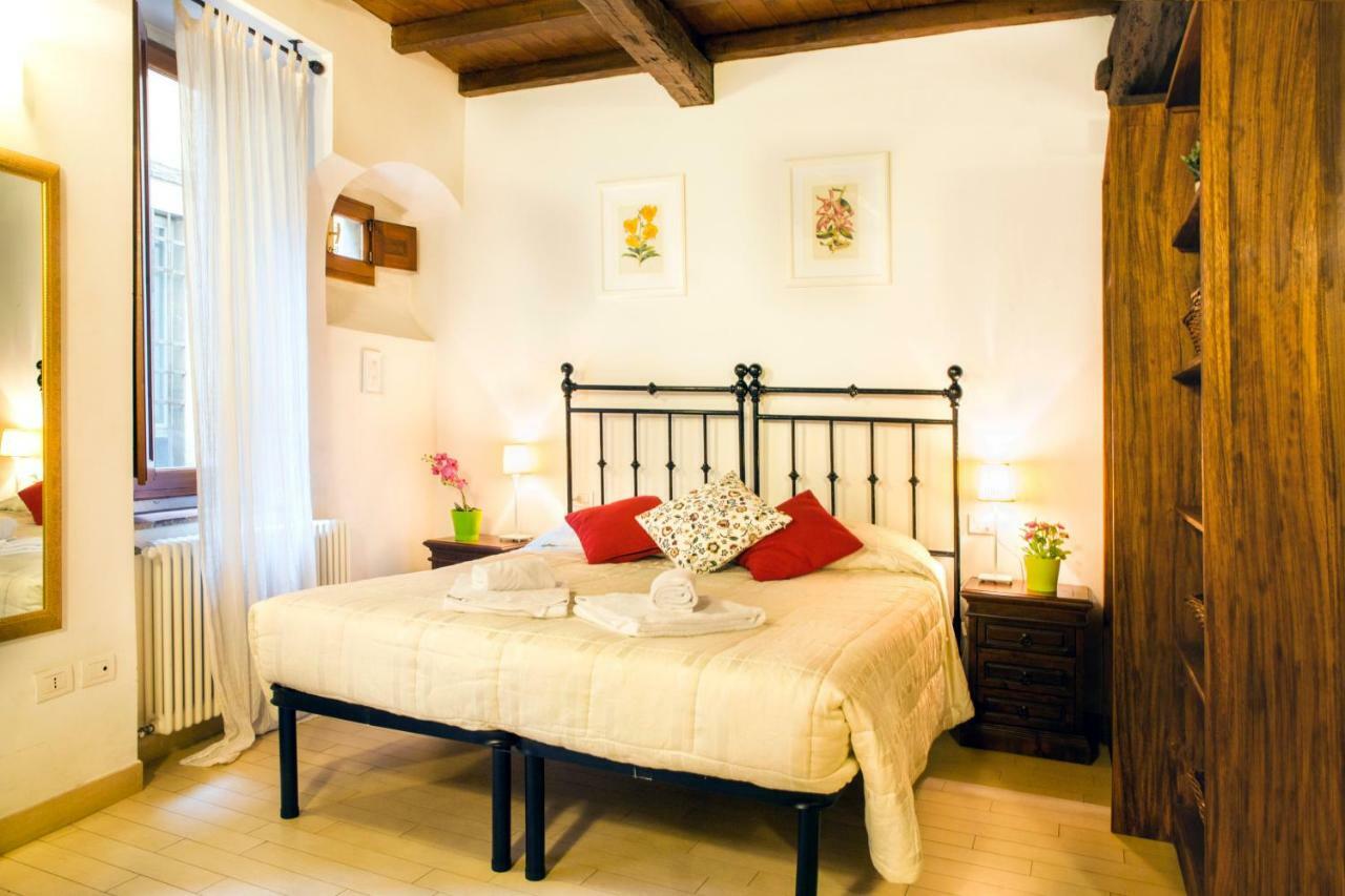 Art Apartment Vicolo Del Panico Florenţa Exterior foto